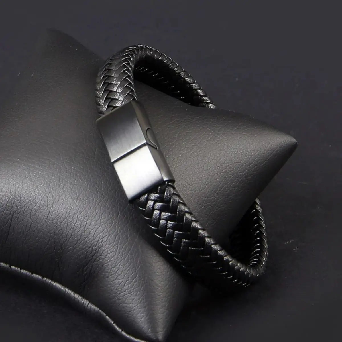 Stylish Leather Men's Bangle